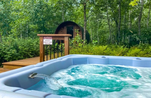 Nisswa House | Two-Bedroom House on 5-Acres with Outdoor Hot Tub, Sauna, and Tennis Court (plus extra cabin)