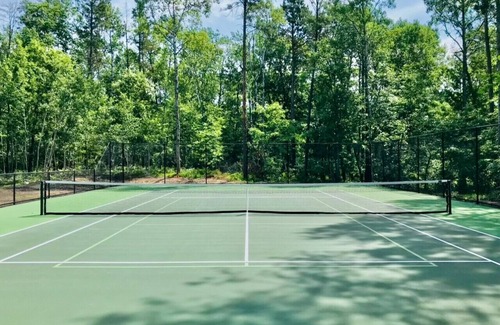 Nisswa House | Two-Bedroom House on 5-Acres with Outdoor Hot Tub, Sauna, and Tennis Court (plus extra cabin)