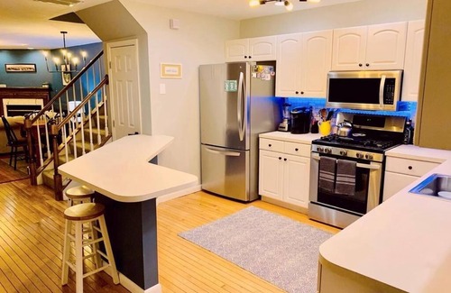 Federal Hill House | Two bedroom retreat near Baltimore Inner Harbor