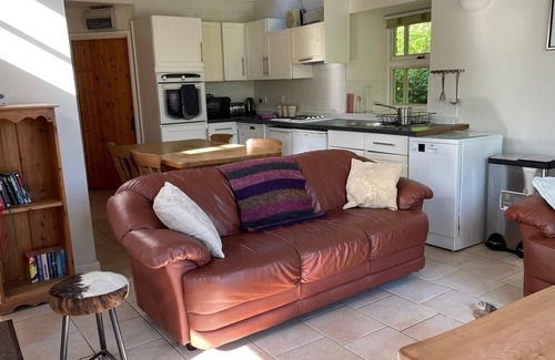 Tal-gareg Cottage | Two bedroom stone cottage in rural West Wales