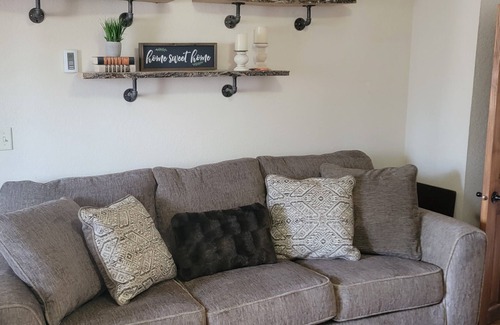 Custer House | Two Blocks from Downtown Custer-EAT, SHOP, EXPLORE