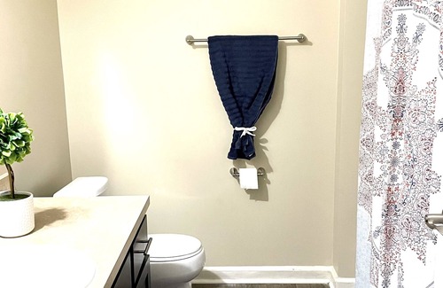 Easton Apartment | Two BR w/free parking near Easton