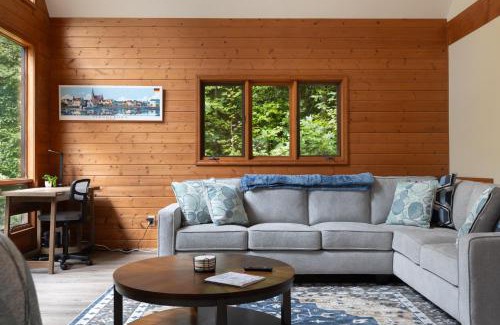 Helen House | Two Cabins, Walk to Helen, Air Hockey, Theater