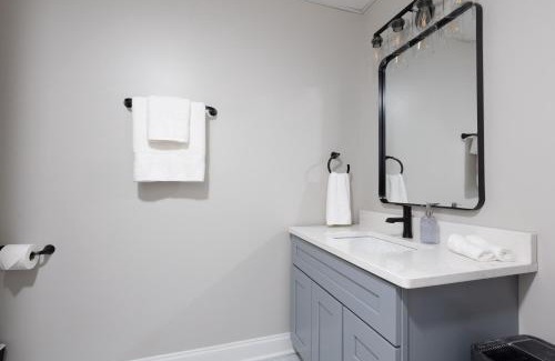 Helen House | Two Cabins, Walk to Helen, Air Hockey, Theater