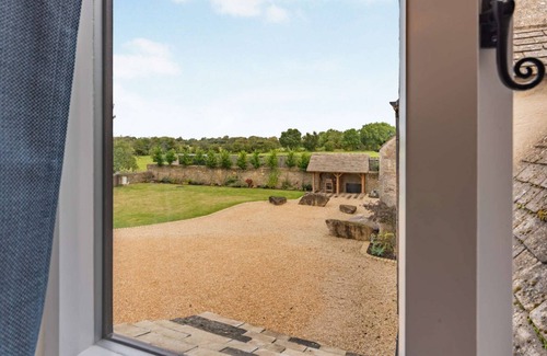 Fairford Cottage | Two Cotswold holiday homes with an indoor swimming pool - Pool View Cottages