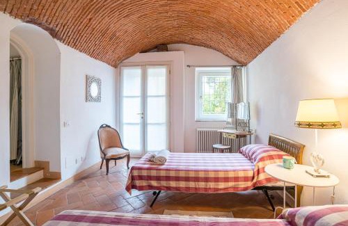 Villa Guardia Apartment | Two floors APT with shared pool and parking!