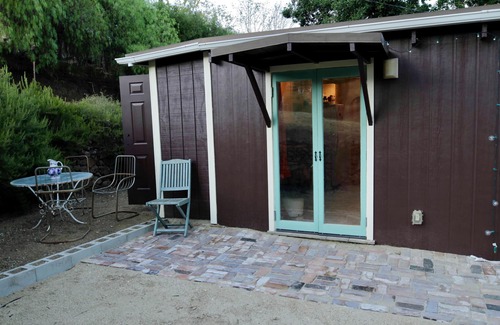 Malibu Apartment | Two Goat farm in Malibu Mountains, Cozy & Charming