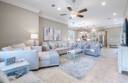 Villa Lago House | Two Golf Carts ~ Near Pool ~ Family Friendly
