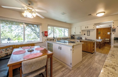 Mariposa House | Two Houses on 100 acres-Pool-2 Hot Tubs-45 Min to Yosemite Nat. Park