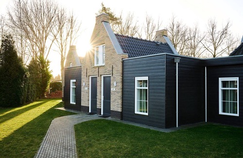 Municipality of Barneveld House | Two linked group villas for a total of 24 people.