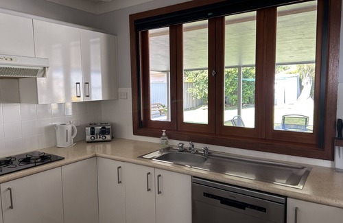 Callala Beach House | Two minute walk to white sandy beach with free wifi provided