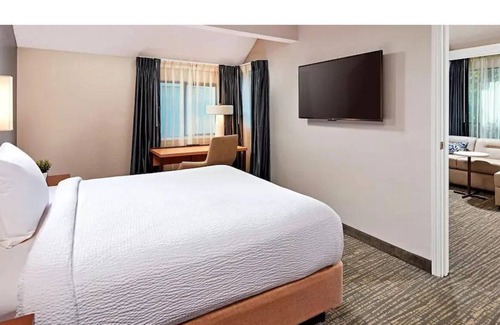 Tree Section Apartment | Two-Story Loft - Sleeps 6 - No Cleaning Fee suite 2