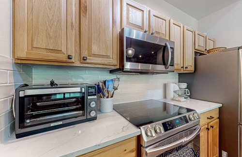 Willow Grove Condo | Two-story, riverfront condo with balcony & fireplace - close to everything