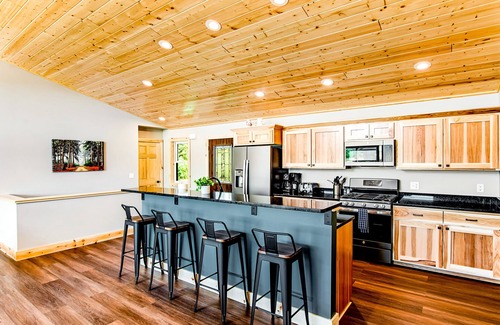 New Lisbon House | Two-story waterfront retreat with kayaks, central AC, deck, & washer/dryer