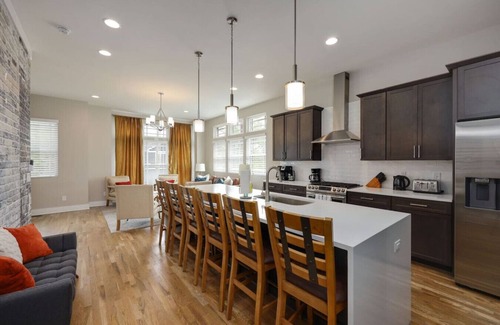 Hadley - Washington Apartment | Two Townhomes - Hot Tubs and Rooftop Balconies