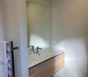 Christchurch City Centre Apartment | Two Units - 4 Bedrooms - 4 Bathrooms