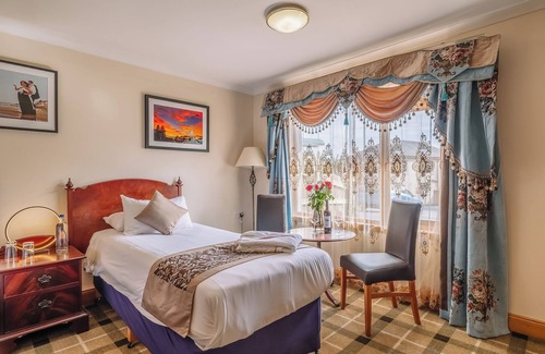 Oban Hotel | Two Welcoming Rooms | Family Ready, Near Breathtaking Oban Bay & McCaig’s Tower
