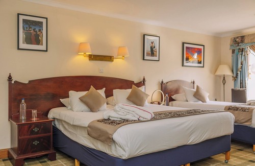 Oban Hotel | Two Welcoming Rooms | Family Ready, Near Breathtaking Oban Bay & McCaig’s Tower