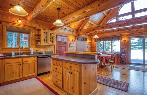 Rangeley Plantation House | Two Winds - Beautiful newer home on Mooselookmeguntic Lake