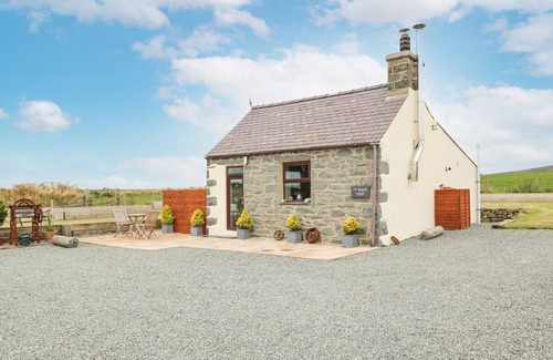 Mynytho Cottage | TY BACH YSGO, pet friendly, country holiday cottage in Aberdaron