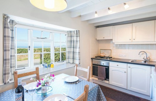 Haverfordwest Cottage | Ty-Gwartheg, Holiday Cottage Trefin, Sleeps 4, 2 bedrooms, bathrooms