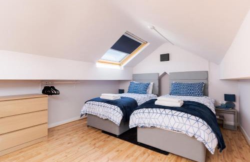 Glynneath House | Ty Gwladus a Einion by Wales Escapes