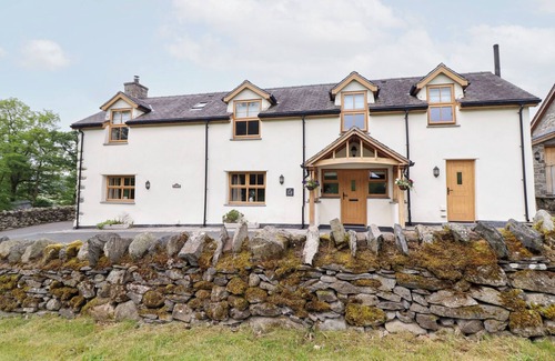 Cwmtirmynach Cottage | TY GWYN, family friendly, luxury holiday cottage in Llangwm