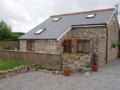 Llanarmon-yn-Ial House | Ty Gylfinir