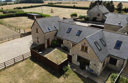Carterton House | Ty Nant Cottages and Suites
