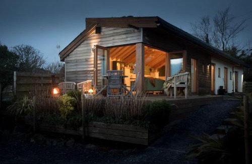 Llanfairpwllgwyngyll House | Tyddyn Plwm Isa
