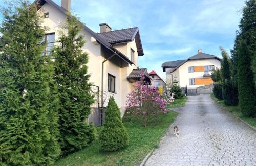 Przemysl Villa | Tymi3 Dom na wzgórzu przy stoku