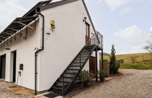 Flintshire Apartment | TYN-Y-MYNYDD BACH, with open fire in Halkyn