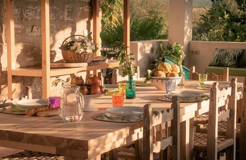 Begijar Cottage | Typical Andalusian farmhouse surrounded by olive and fruit trees