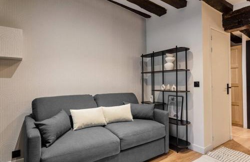 Arsenal Apartment | Typical Parisian Apartment in Le Marais#4 pers