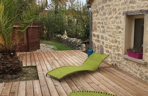 Sauzet House | TYPICAL STONE HOUSE 4 TO 6 PERS SWIMMING POOL AND JACUZZI, NEAR CAHORS AND MONTCUQ