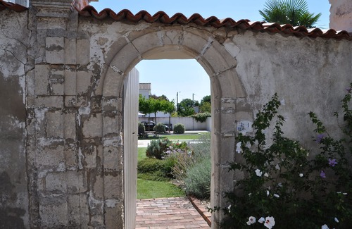 Etaules House | Typique Charentaise - Private heated pool - 3 Bedrooms - 2 Bathrooms