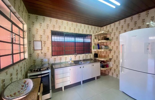 Lazaro House | Ubatuba - 5 bedrooms, 4 bathrooms, barbecue, outdoor shower. 15 people