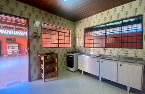 Lazaro House | Ubatuba - 5 bedrooms, 4 bathrooms, barbecue, outdoor shower. 15 people