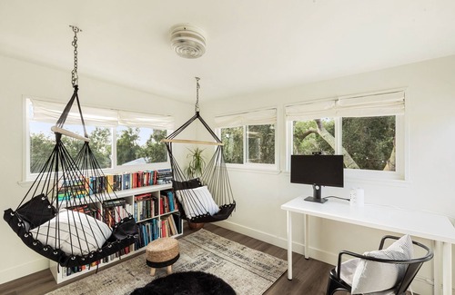 Rainbow CDP House | Uber to Wineries/Weddings+ PUPS! +mountain escape