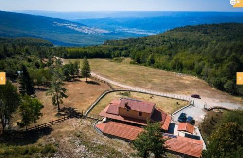 Lupoglav House | Učka nature park mountain hideway robinson house Matić with pool