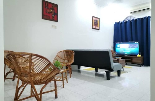 Kuantan House | UIA Younee Kuantan Homestay 3R2B 9pax 5 min to town