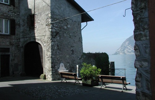 Sulzano Apartment | Uliveto holiday home