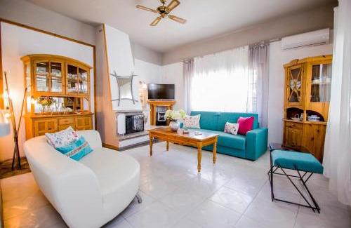 Tragilos Villa | Ultimate Aqua Dreamscape at Villa Olympiada