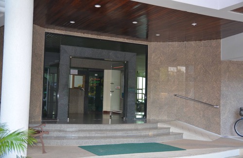 Na Chom Thian Condo | Ultimate Beachfront , Fitnes, tennis , pool , family friendly.