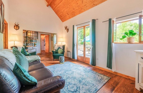Vengeons House | Ultimate fun in the outdoor pool and at the lake!