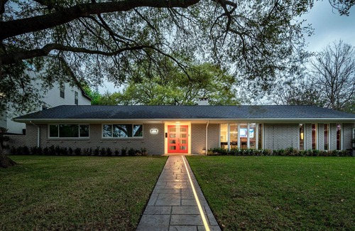 Willow Meadows/Willowbend Area House | Ultra high tech smart home in quiet neighborhood located in Houston.