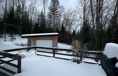 Saint-Emile-de-Suffolk Ski Chalet | Ultra-Quiet and Cozy Chalet Nestled in Beautiful Trees and Peaceful Nature!