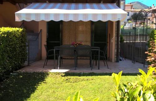 Tavernola Apartment | Un Angolo di Relax