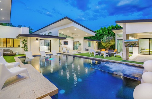 South Scottsdale House | Unbeatable Scottsdale Location, Relaxing Heated Pool and Spa, A Modern Oasis!