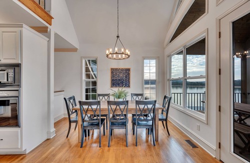 Cullman House | UNBEATABLE Smith Lake View - Few steps to water - Sleeps 11 - Year round water